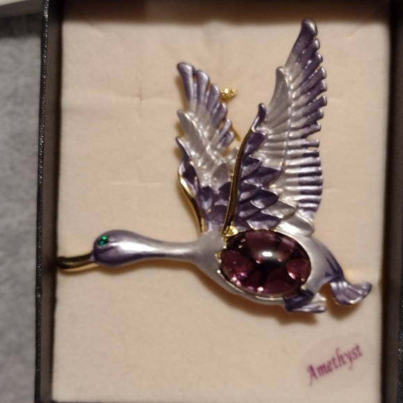 Vtg. 80s-90s Amethyst Canadian Goose Brooch, Satin Silver Tone - Picture 12 of 14